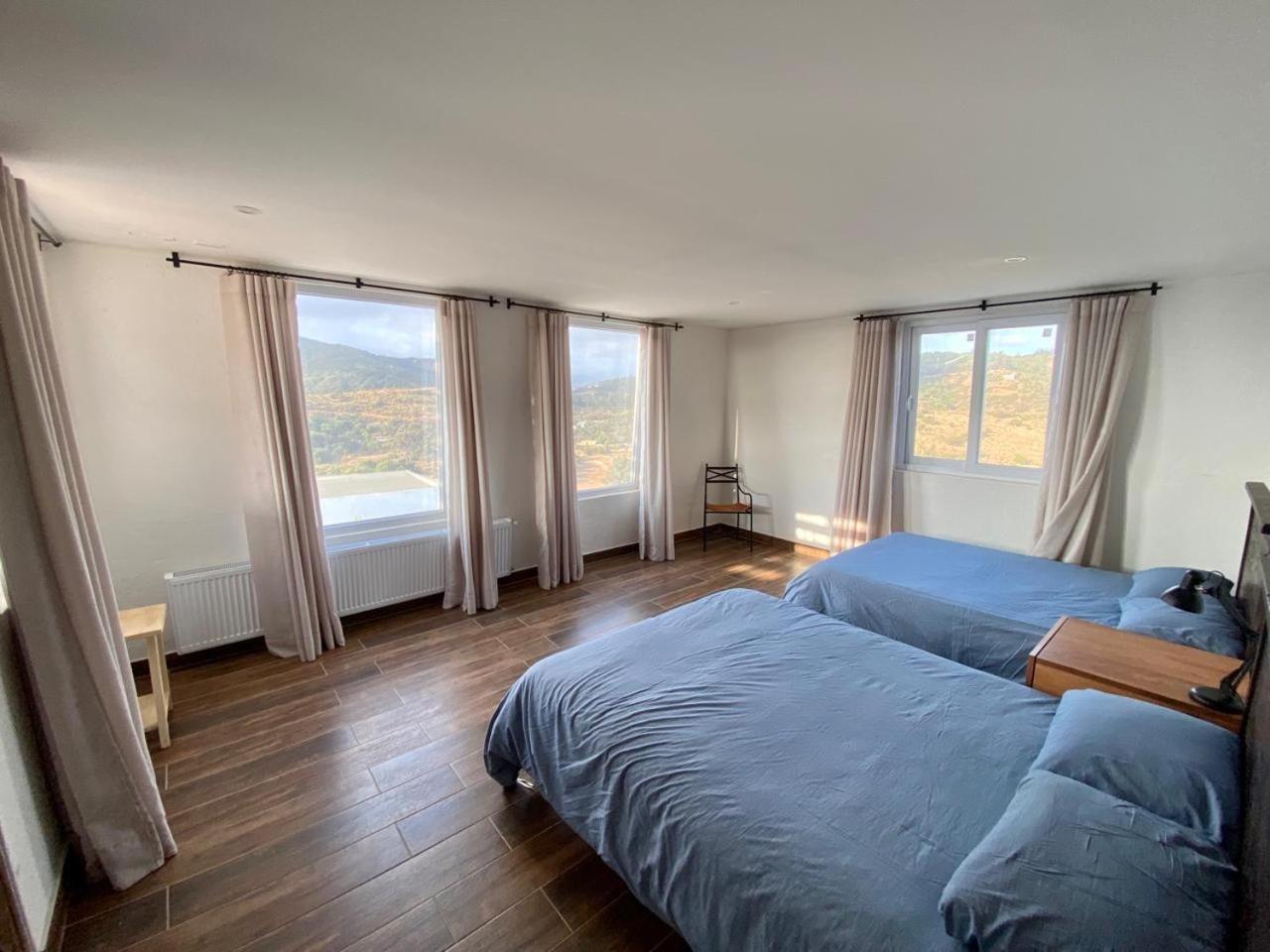 Casa de 9 habitaciones con baño independiente