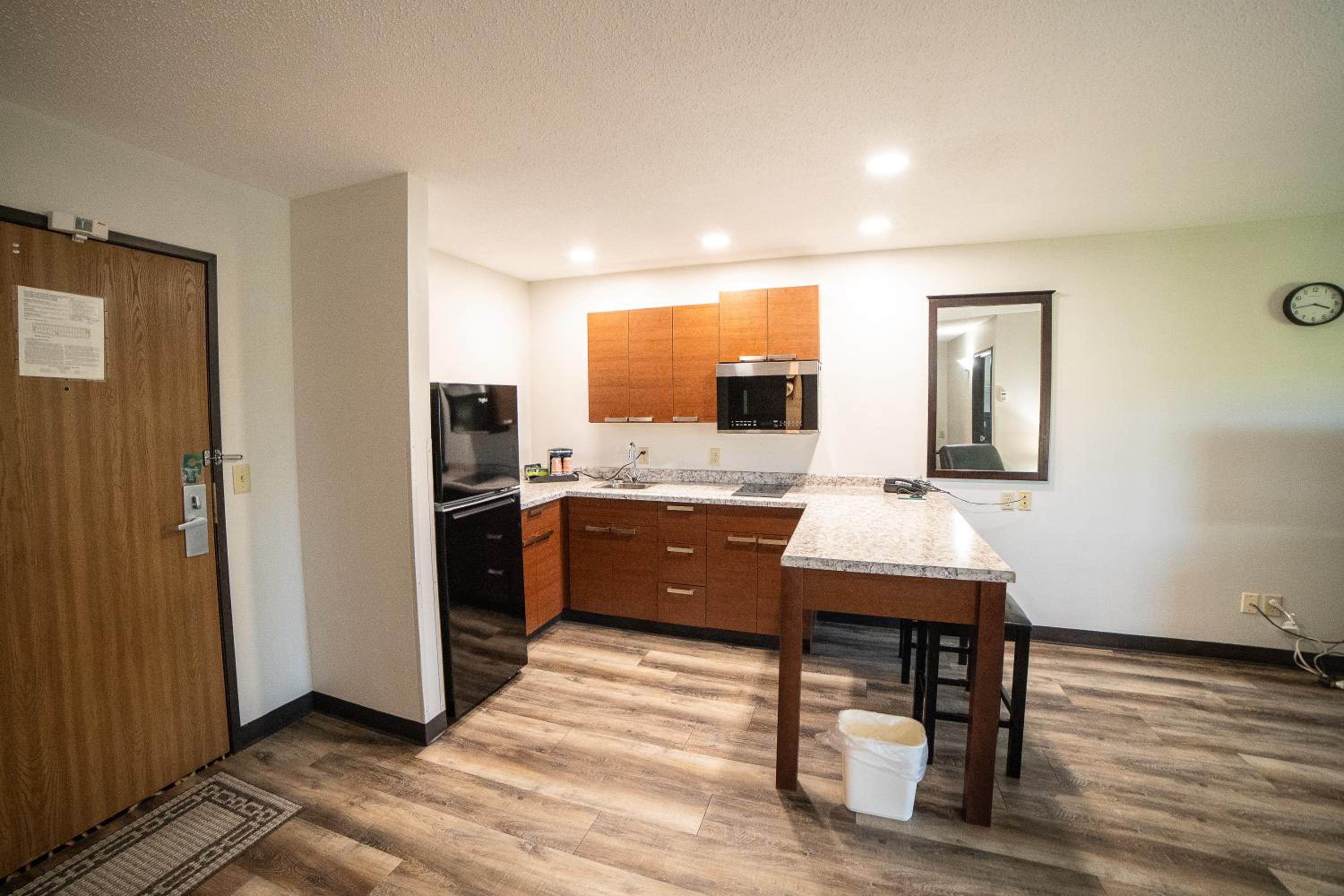 Watertown Vacations - Quality Inn  Suites Watertown near Prairie Lakes Ice Arena - Property Image 8