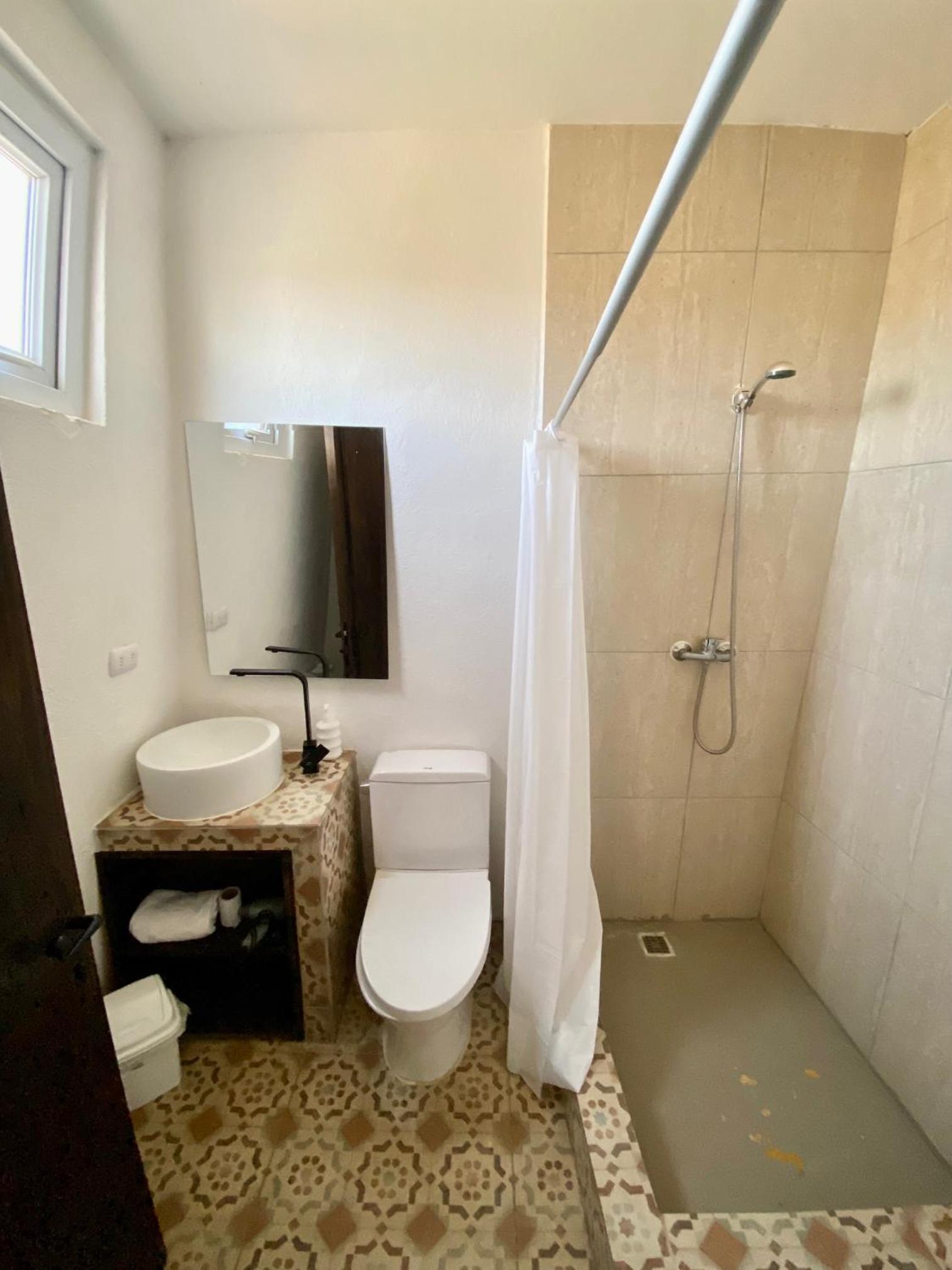 Casa de 9 habitaciones con baño independiente