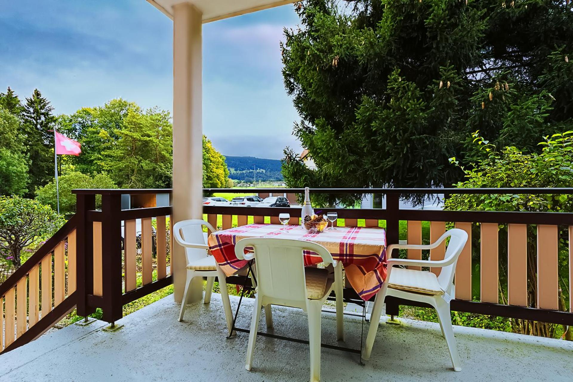 Le bananier sur le lac avec terrasse et parking privé
