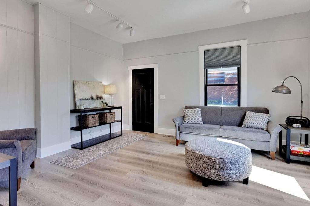 Miller House- Modern Remodel 2BR Historic Townhome, photo 16