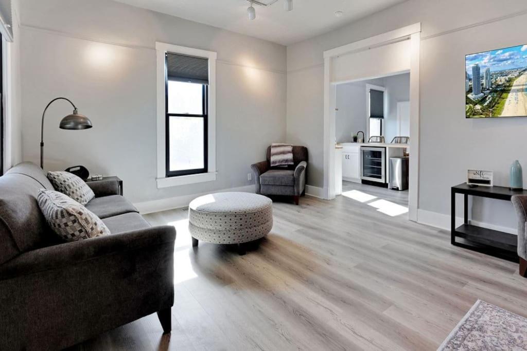 Miller House- Modern Remodel 2BR Historic Townhome, photo 14