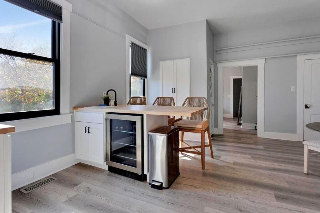 Miller House- Modern Remodel 2BR Historic Townhome, photo 2