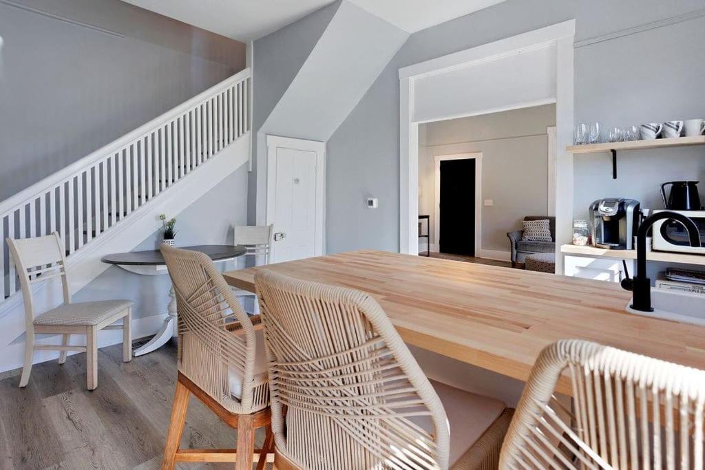 Miller House- Modern Remodel 2BR Historic Townhome, photo 10
