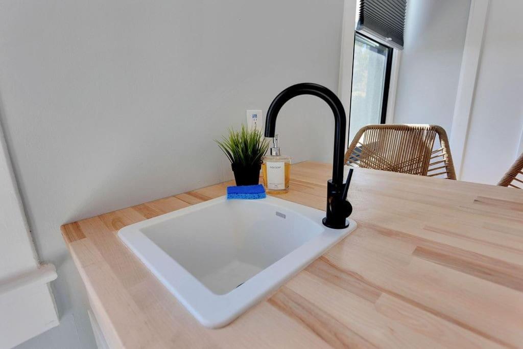 Miller House- Modern Remodel 2BR Historic Townhome, photo 32