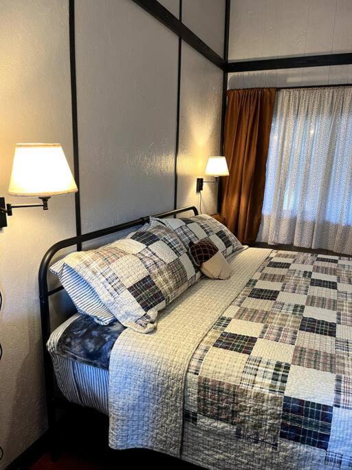 Fun Scrabble-Themed Guest Room w King Bed view 3