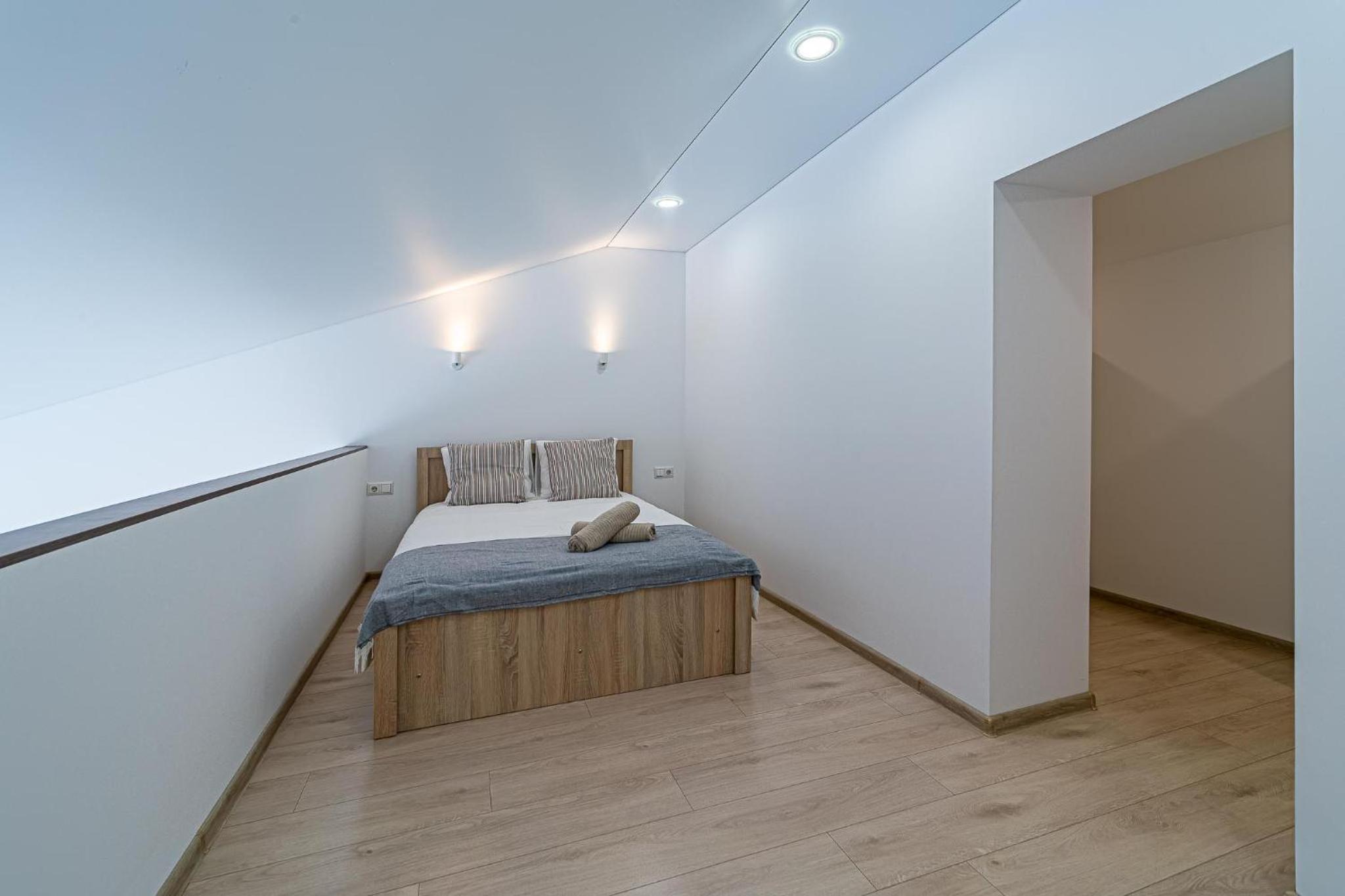 Urban loft with AC and parking view 3