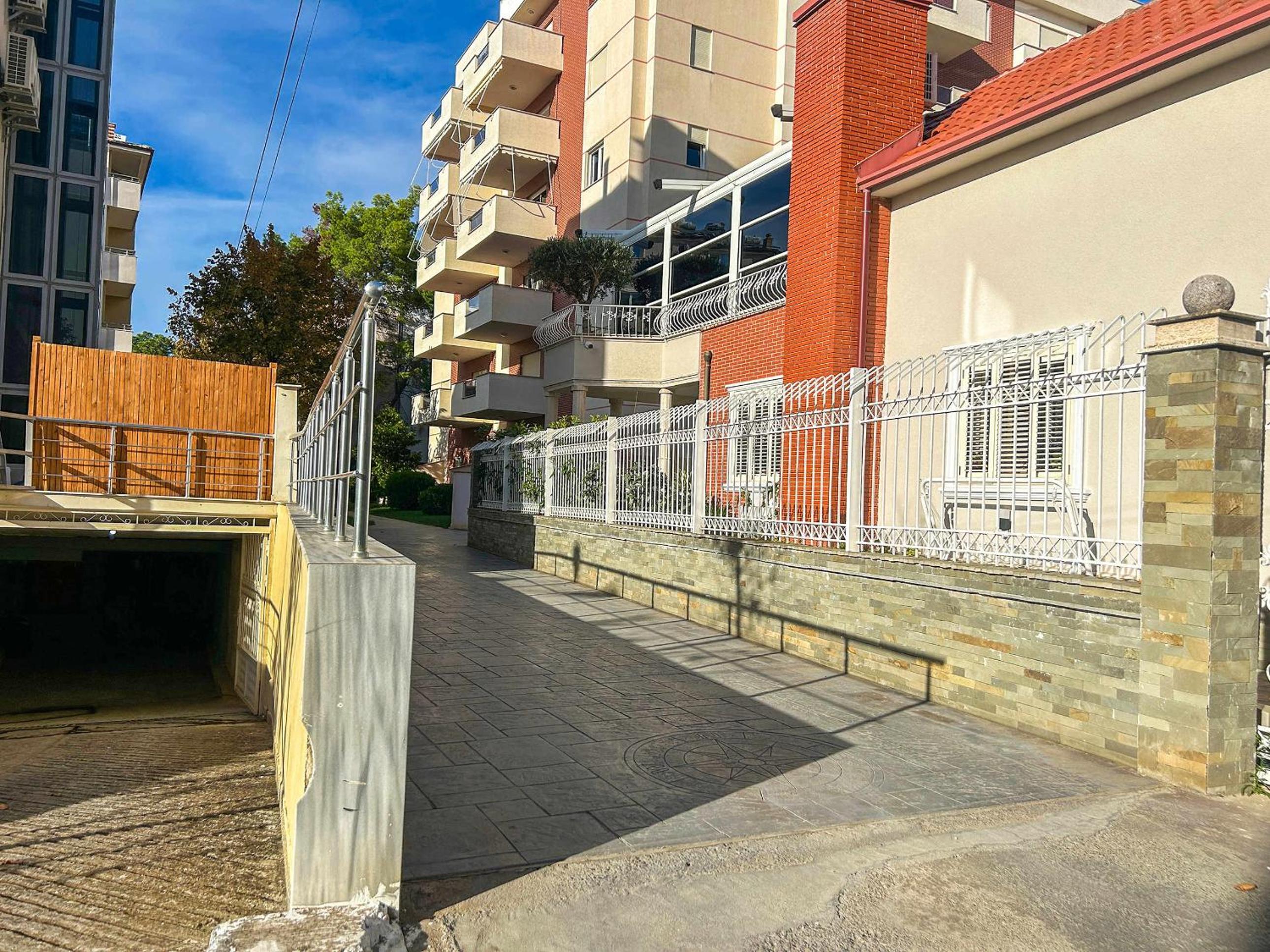 Villa Exceptional 832