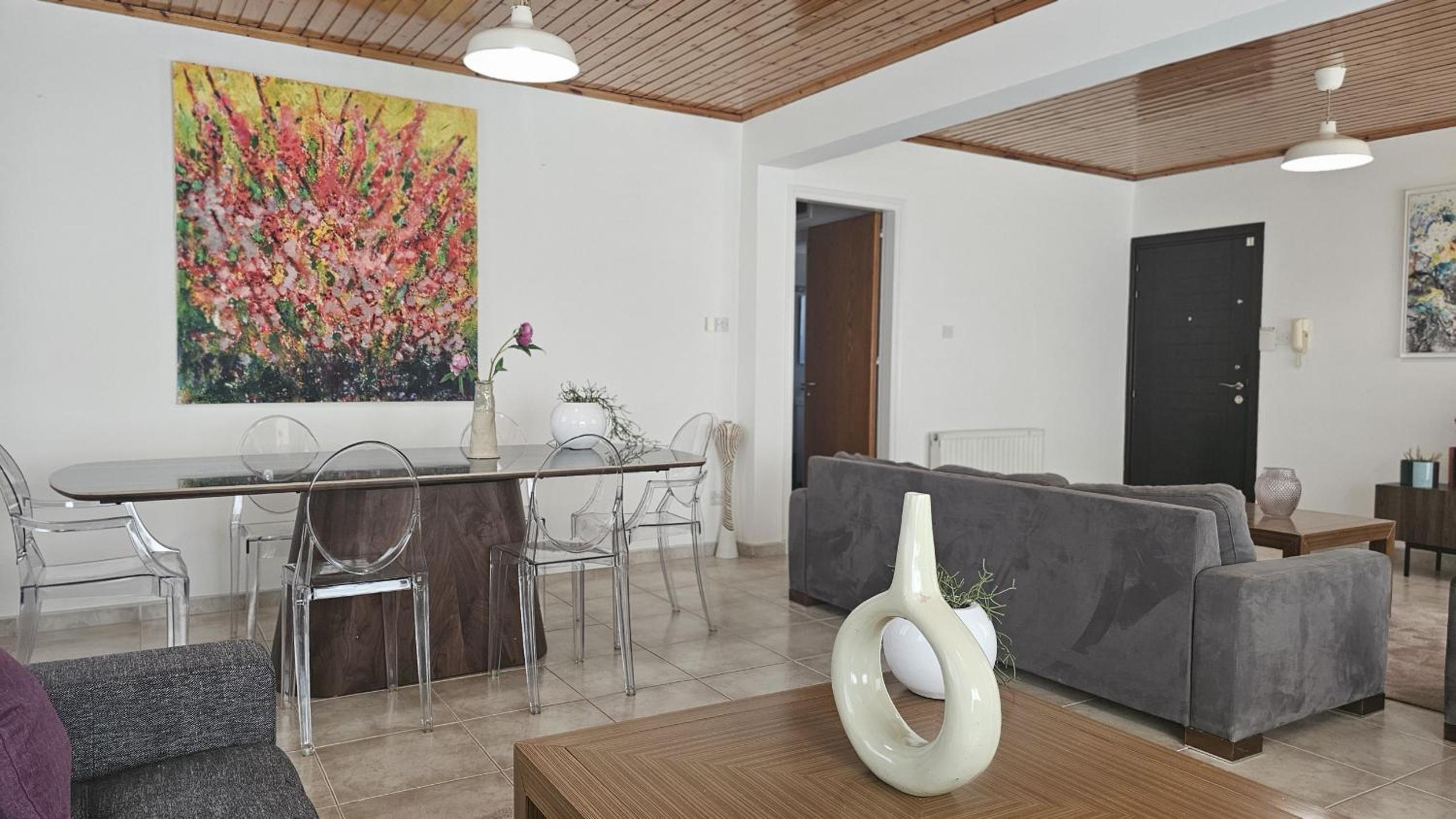 STAY Uptown Apartment