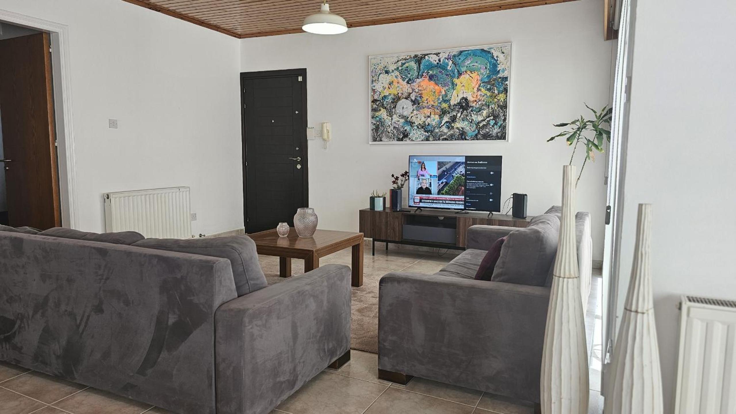 STAY Uptown Apartment