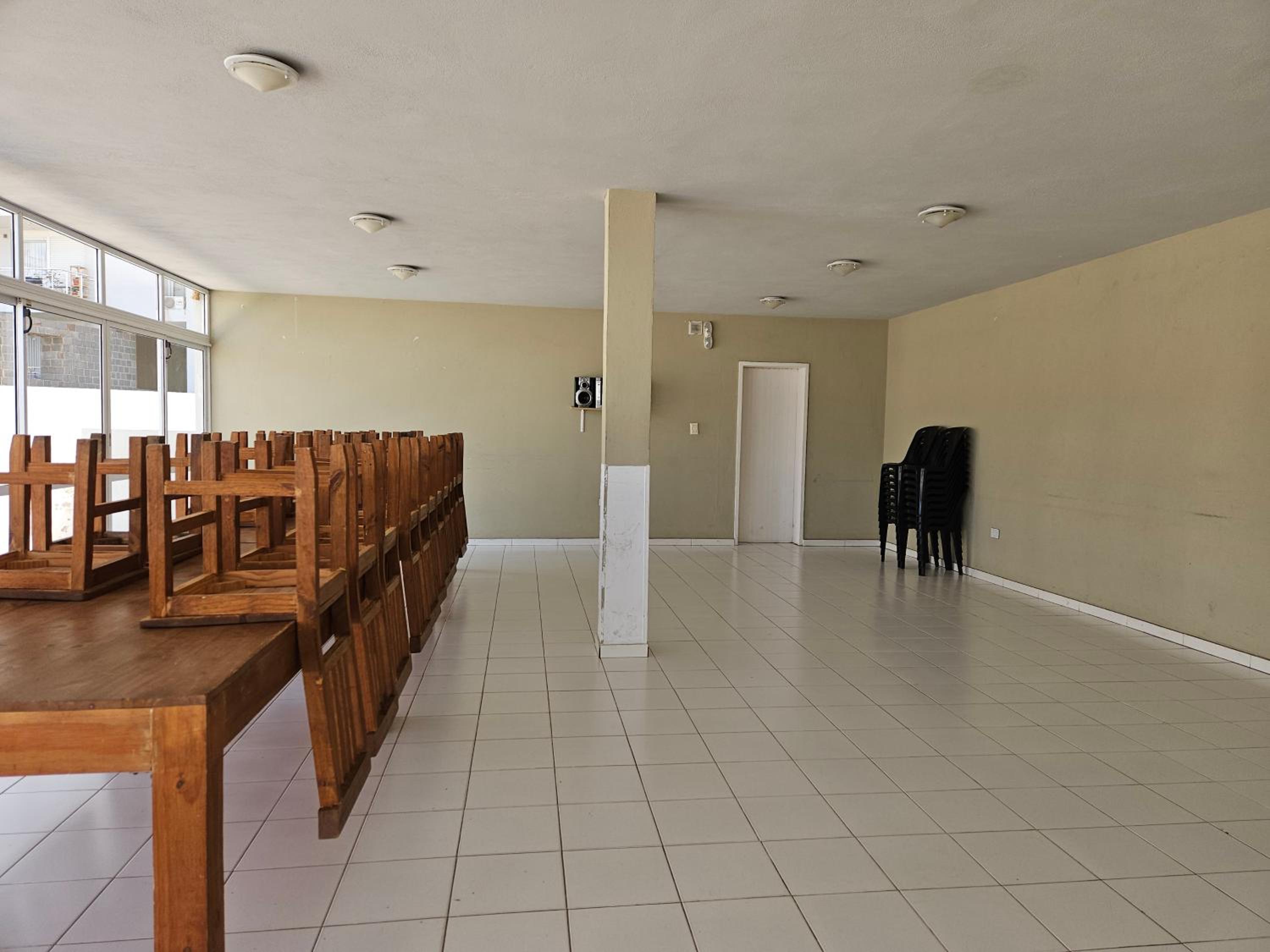 Departamento de 1 dormitorio amoblado con cochera y pileta