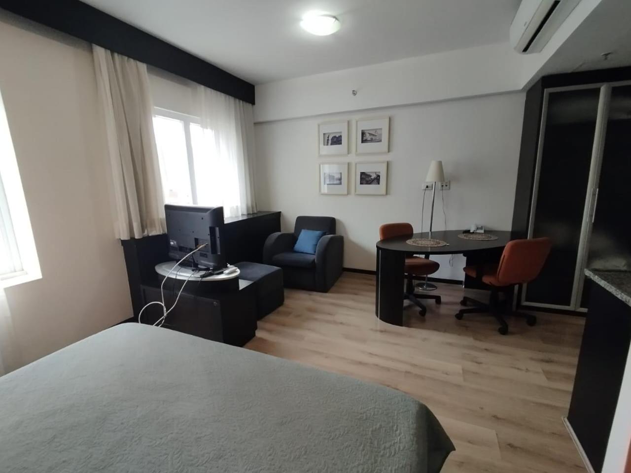 Lapidare Flat Merc Paulista Hospital Beneficência Portug Piscina Estac Restau Acad