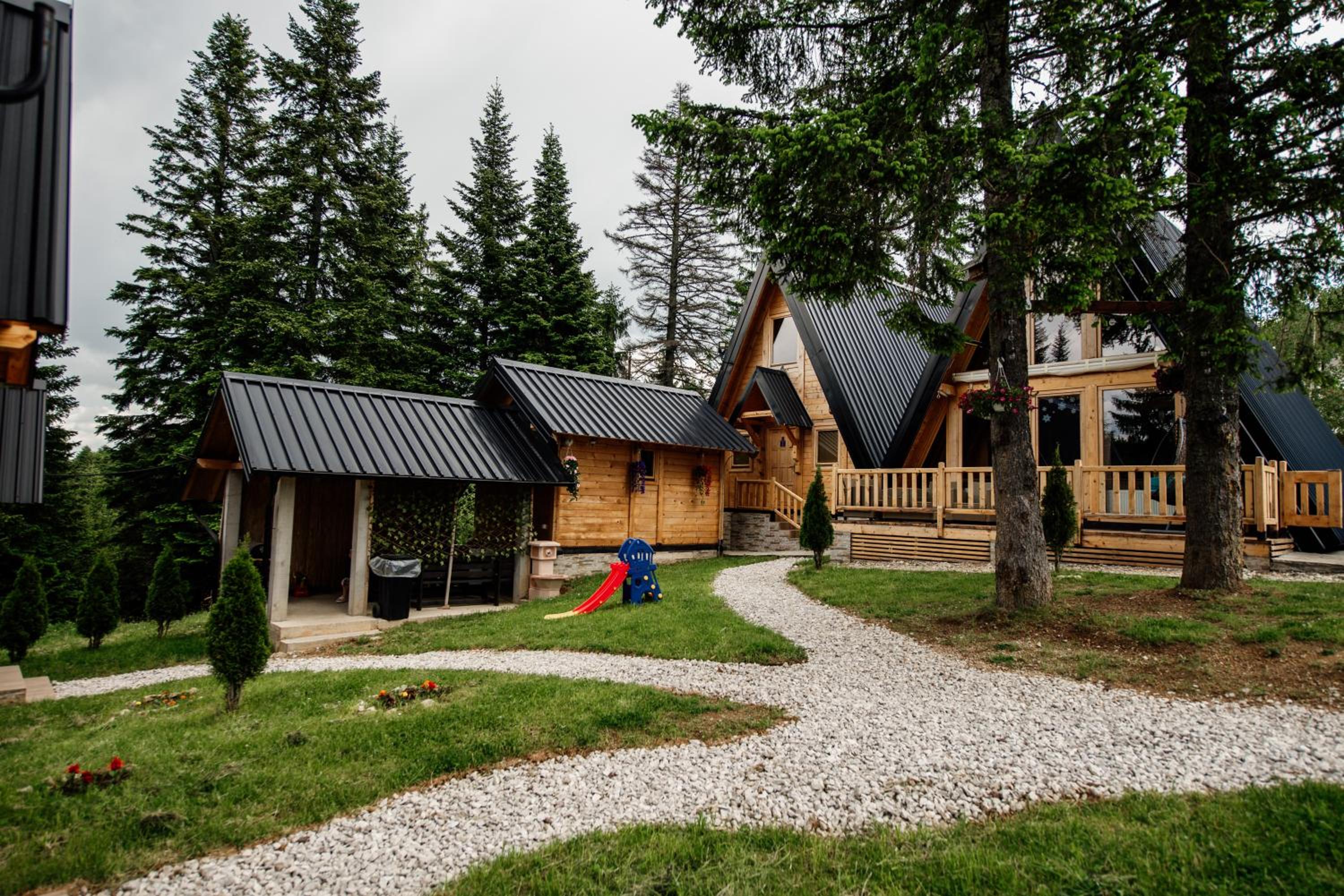 ZLATARSKA IDILA