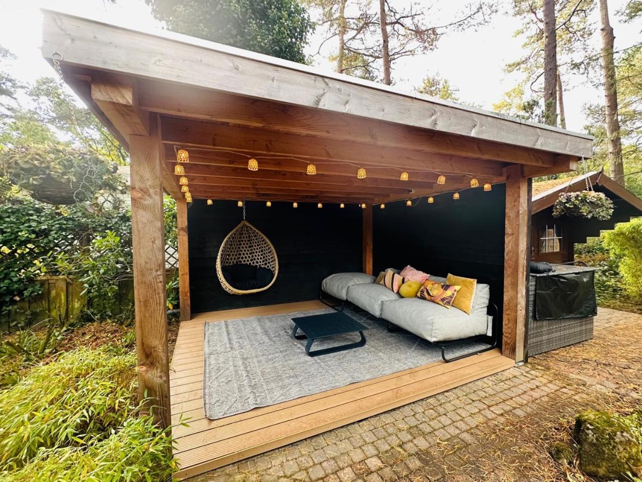 StayatSas Pippa, Luxe Boshuis met Grote Omheinde Tuin aan Vijver