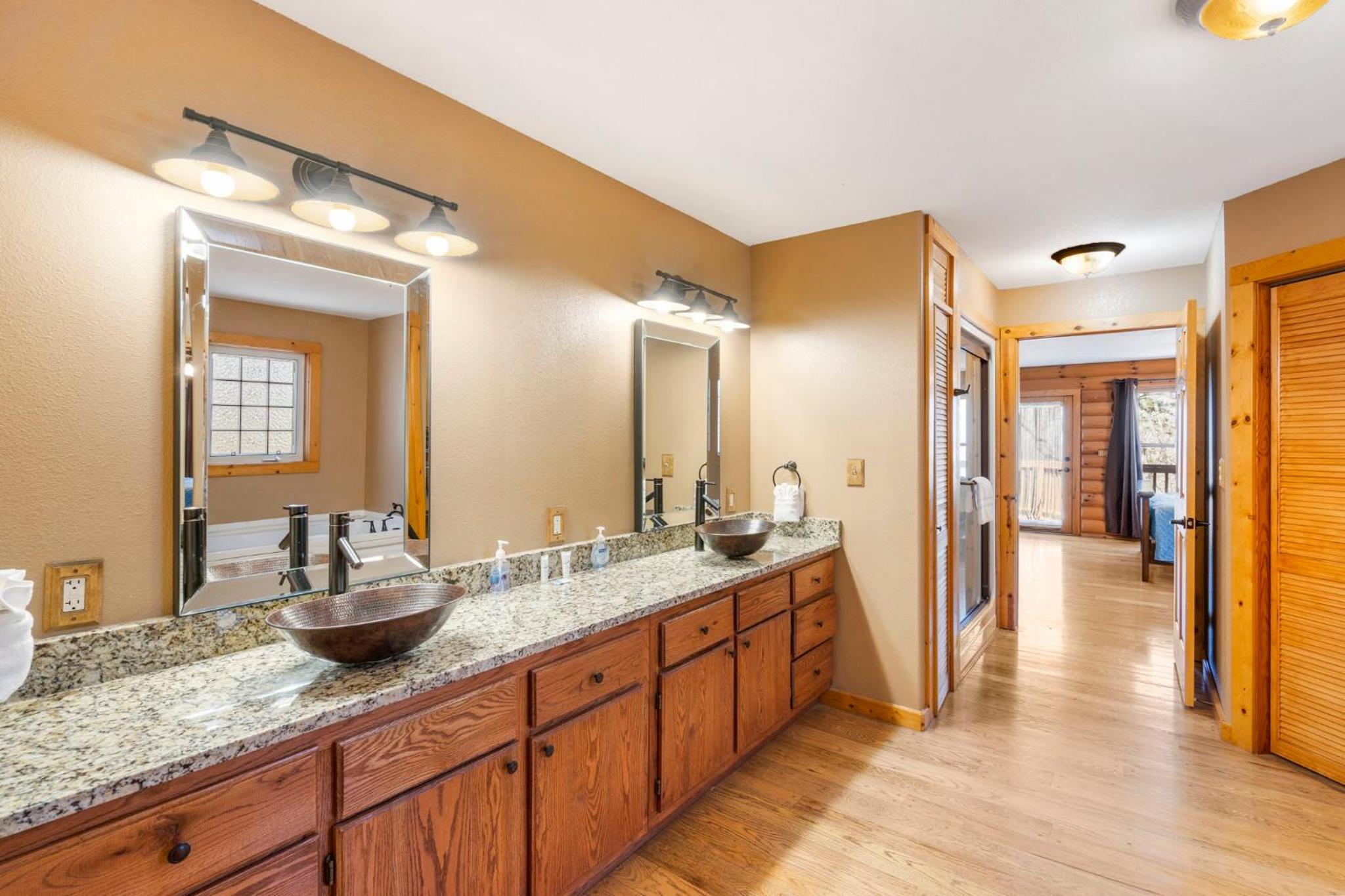 Hideaway Lodge