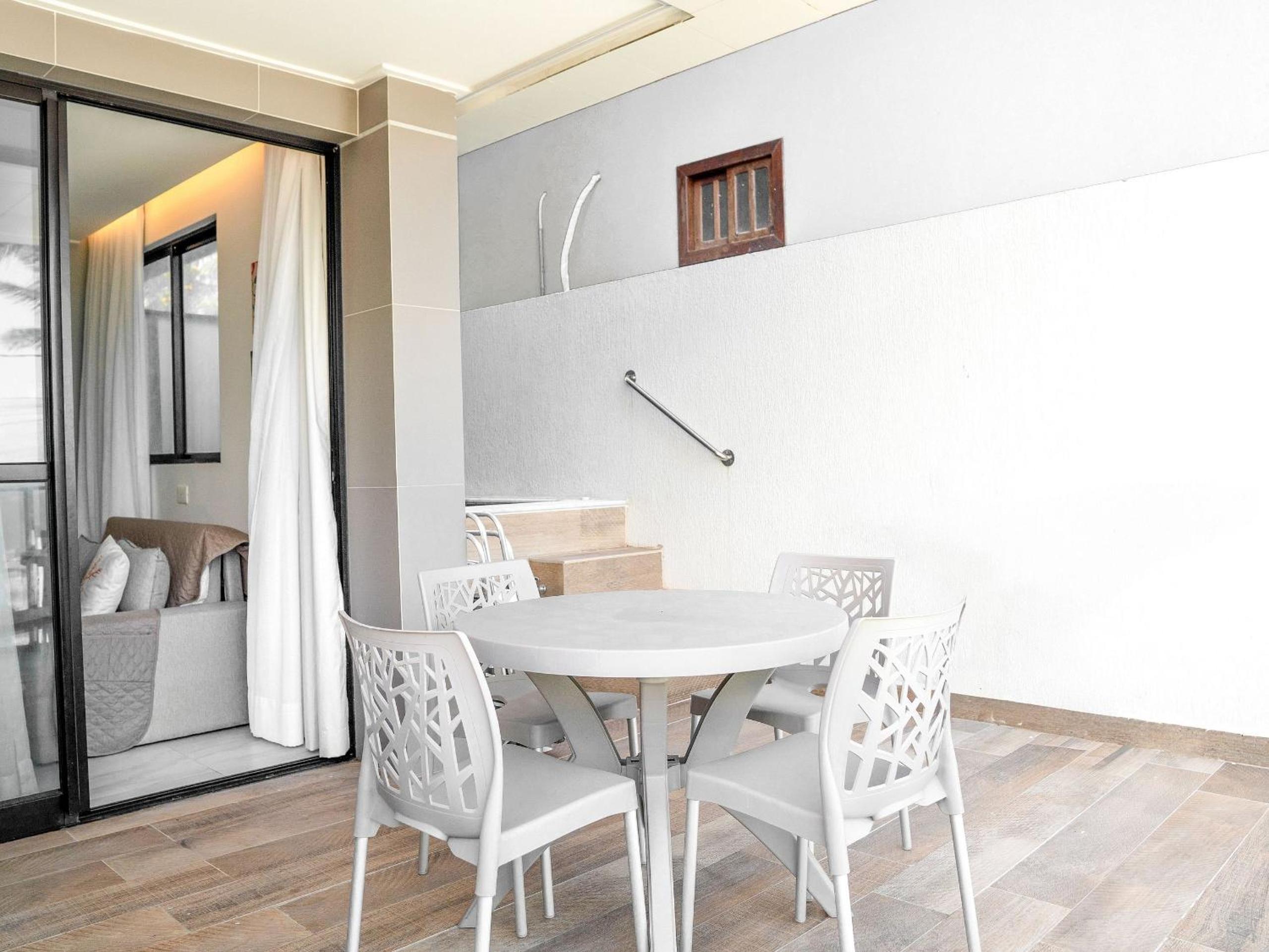 Beachfront flat at Porto de Galinhas beach, close to the natural pools.