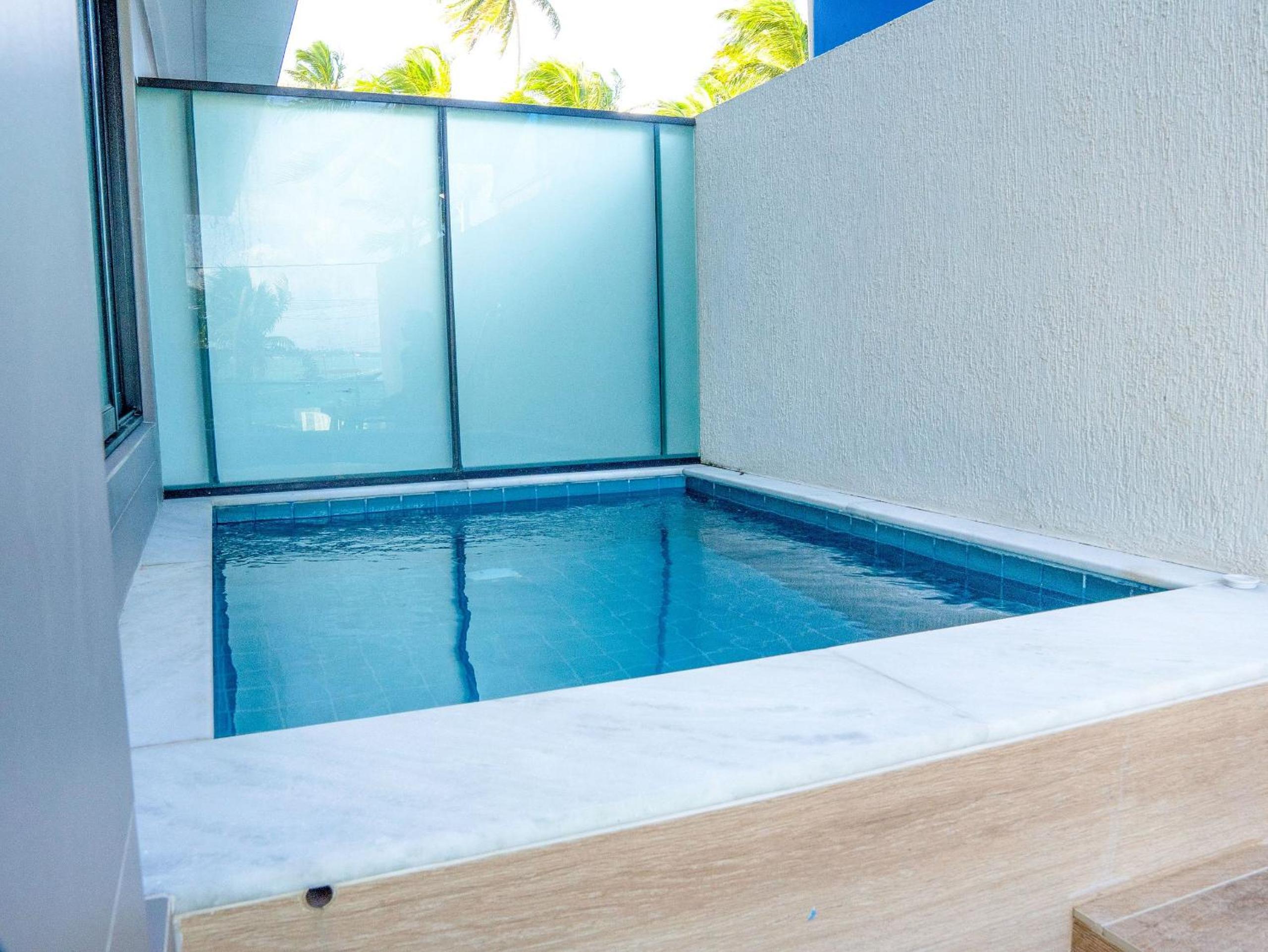 Beachfront flat at Porto de Galinhas beach, close to the natural pools.