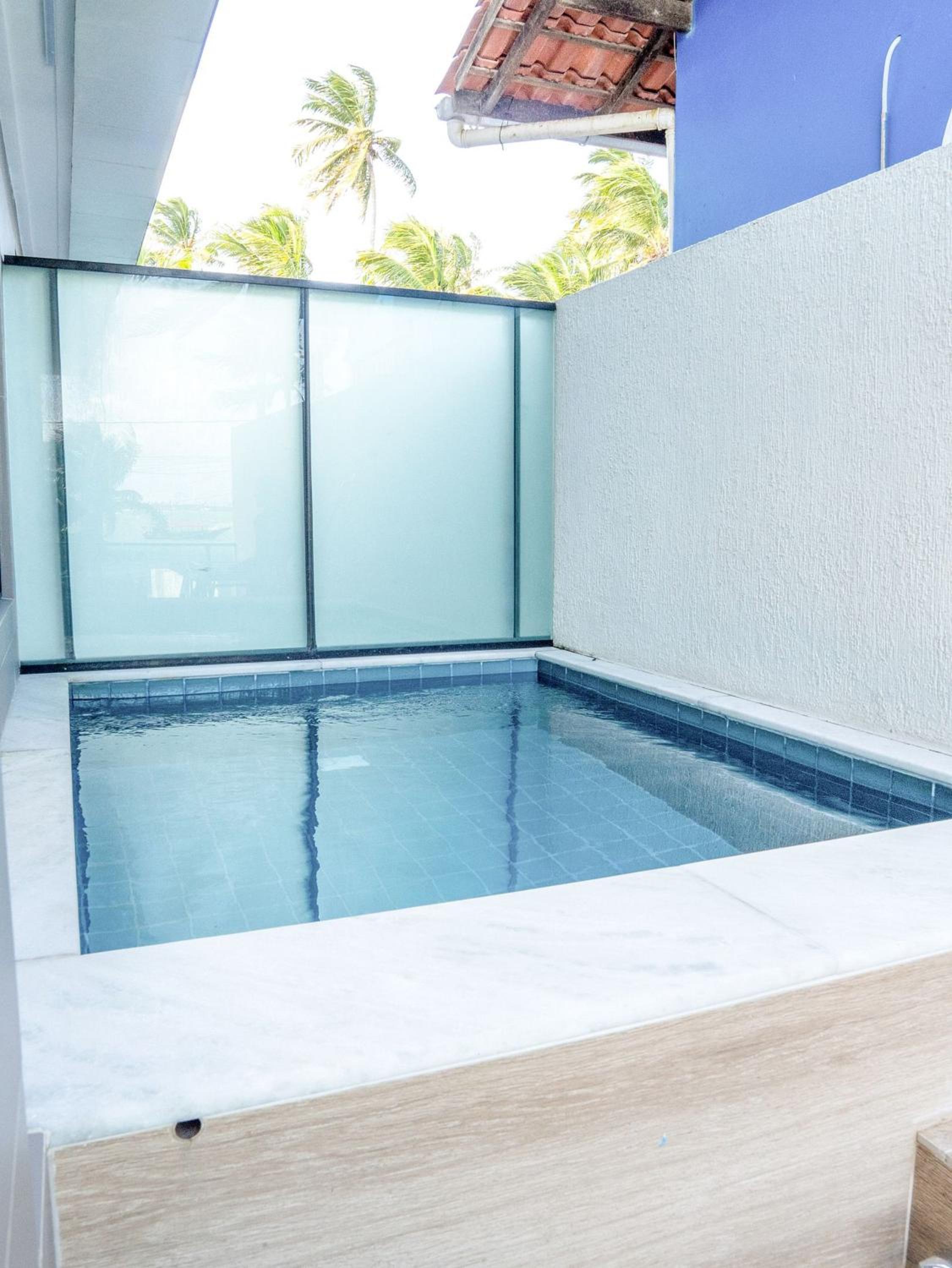 Beachfront flat at Porto de Galinhas beach, close to the natural pools.