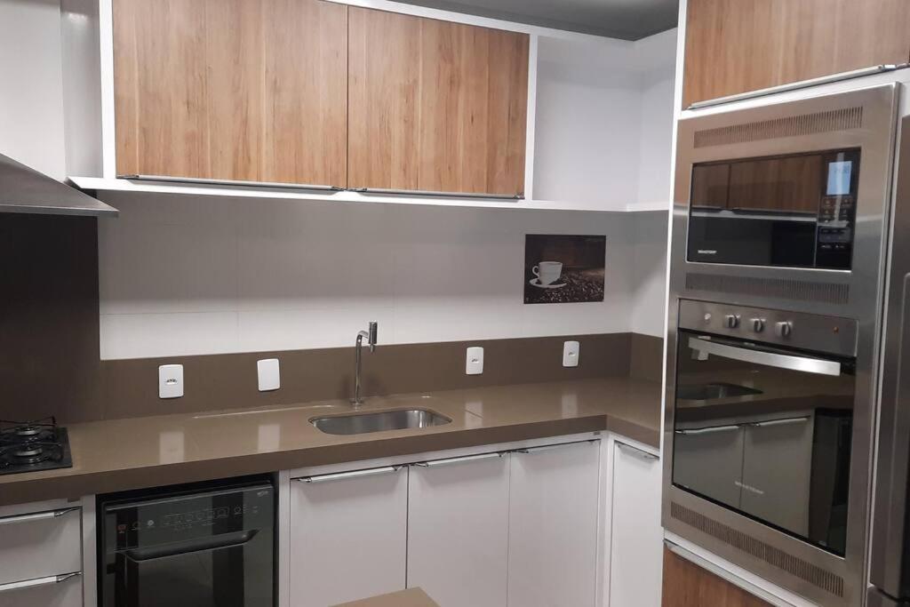 Apartamento luxuoso Praia de Palmas SC