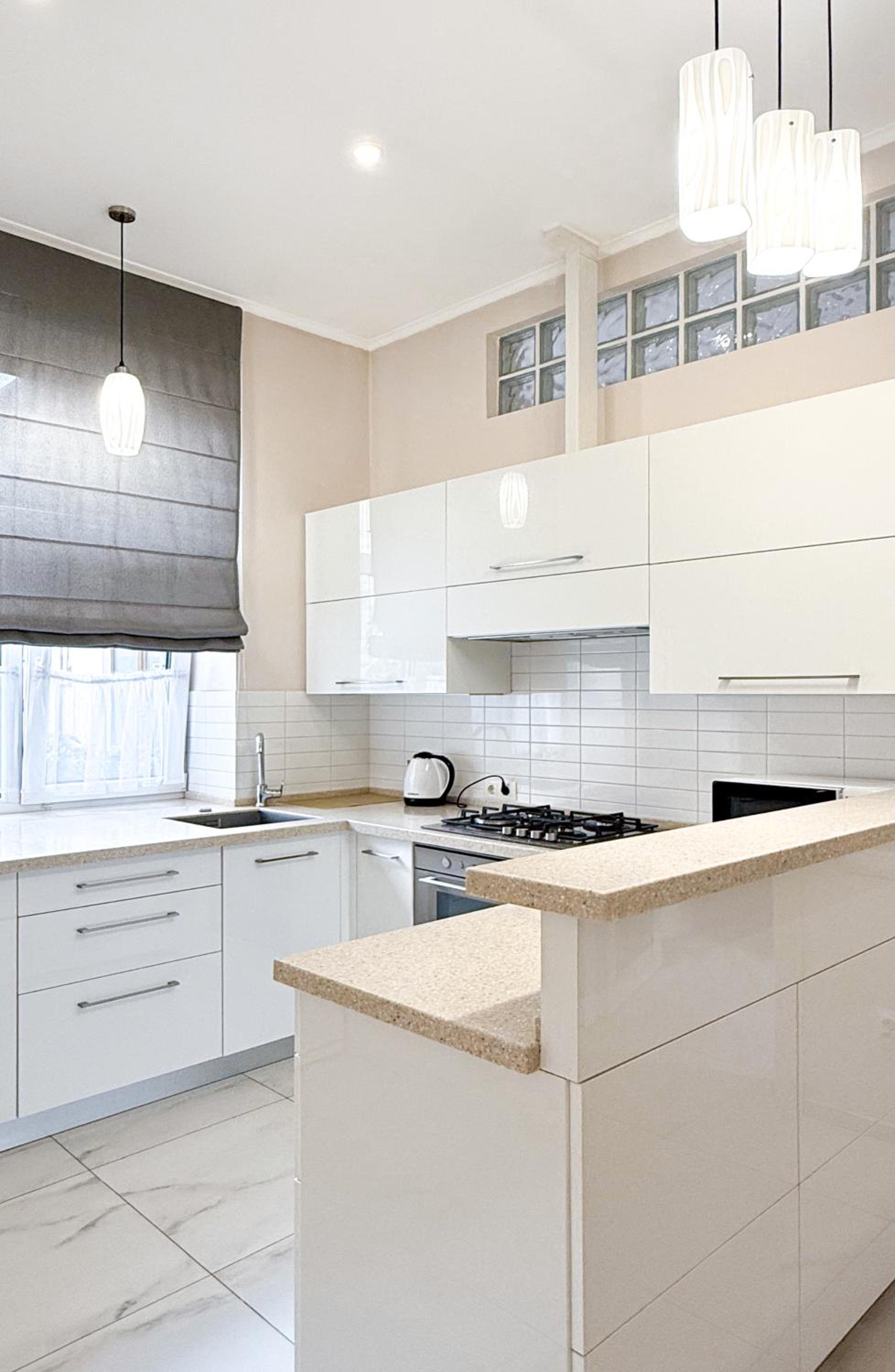 Sholom Aleichem Apartments view 3
