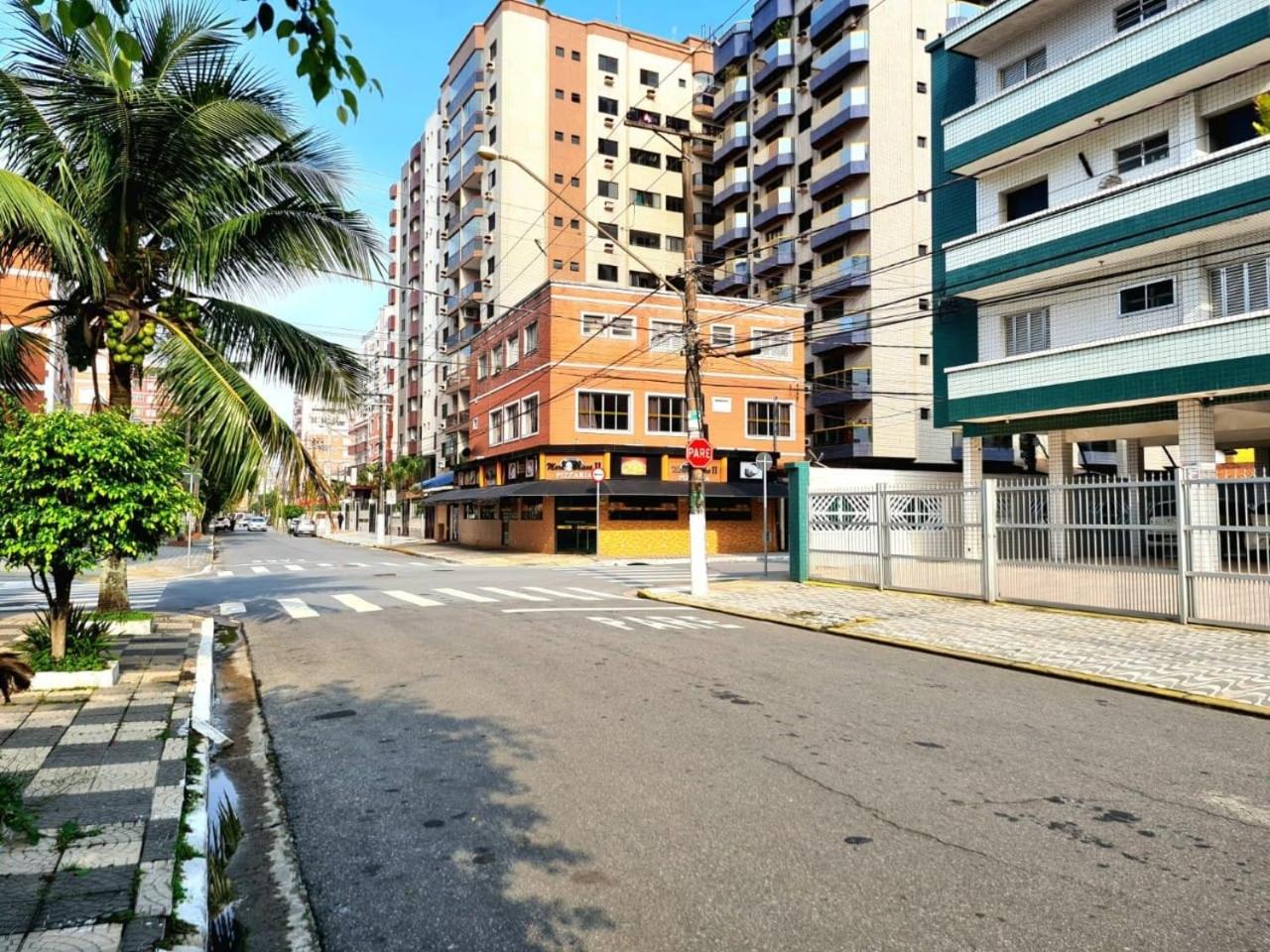 Family apartment, Vila Tupi, Praia Grande, São Paulo