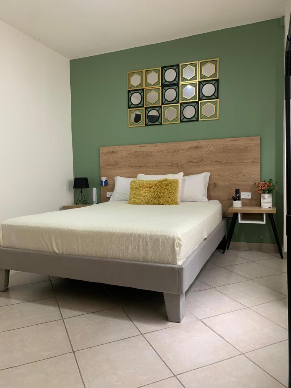 Los Soles Suite Mall del Sol Guayaquil Airport view 4
