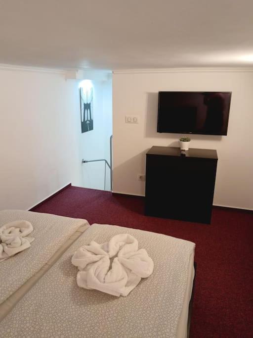 Vörösmarty Street Apartment