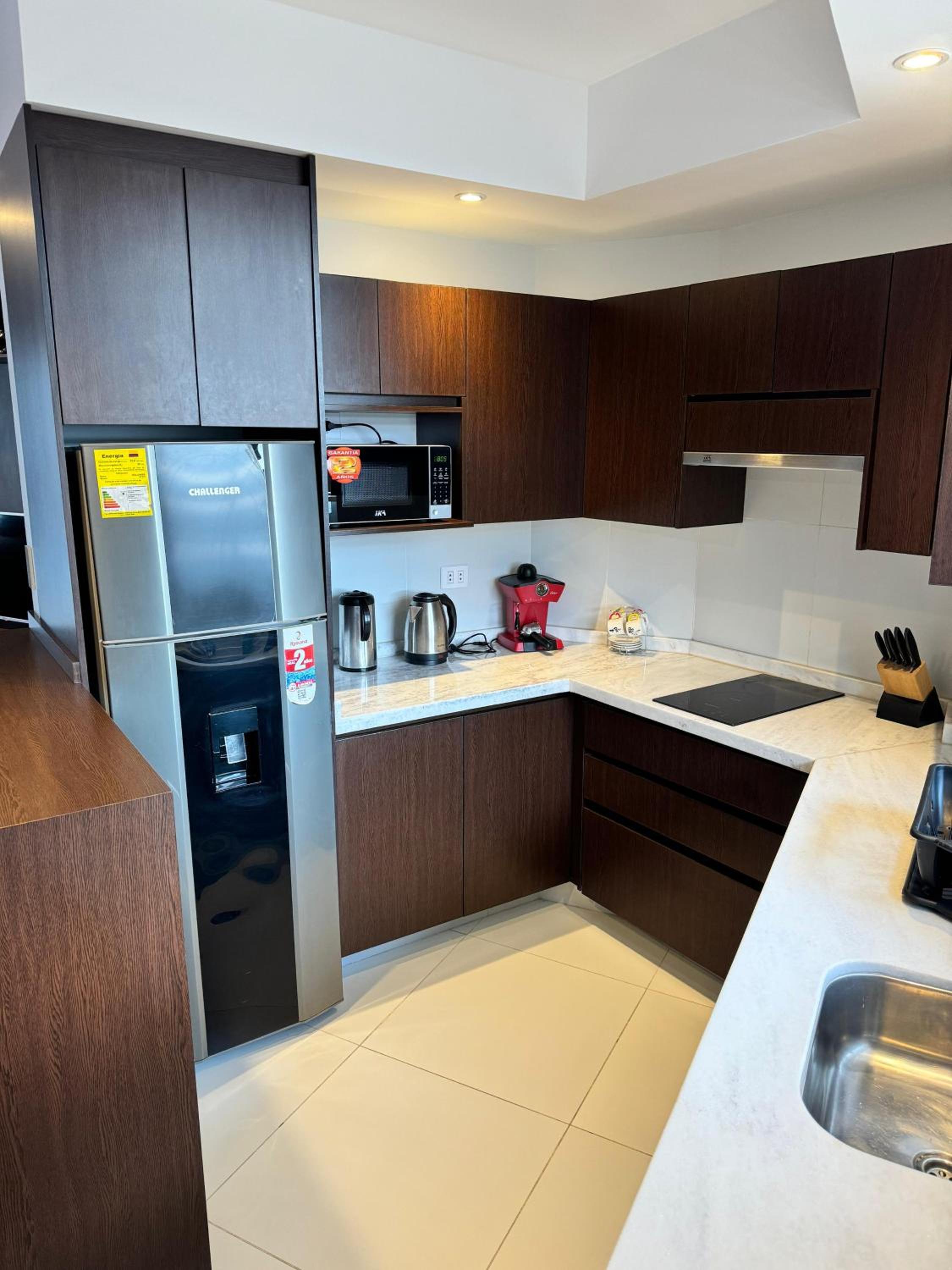 Modern Flat with Swimming Pool, Amazing Location!!