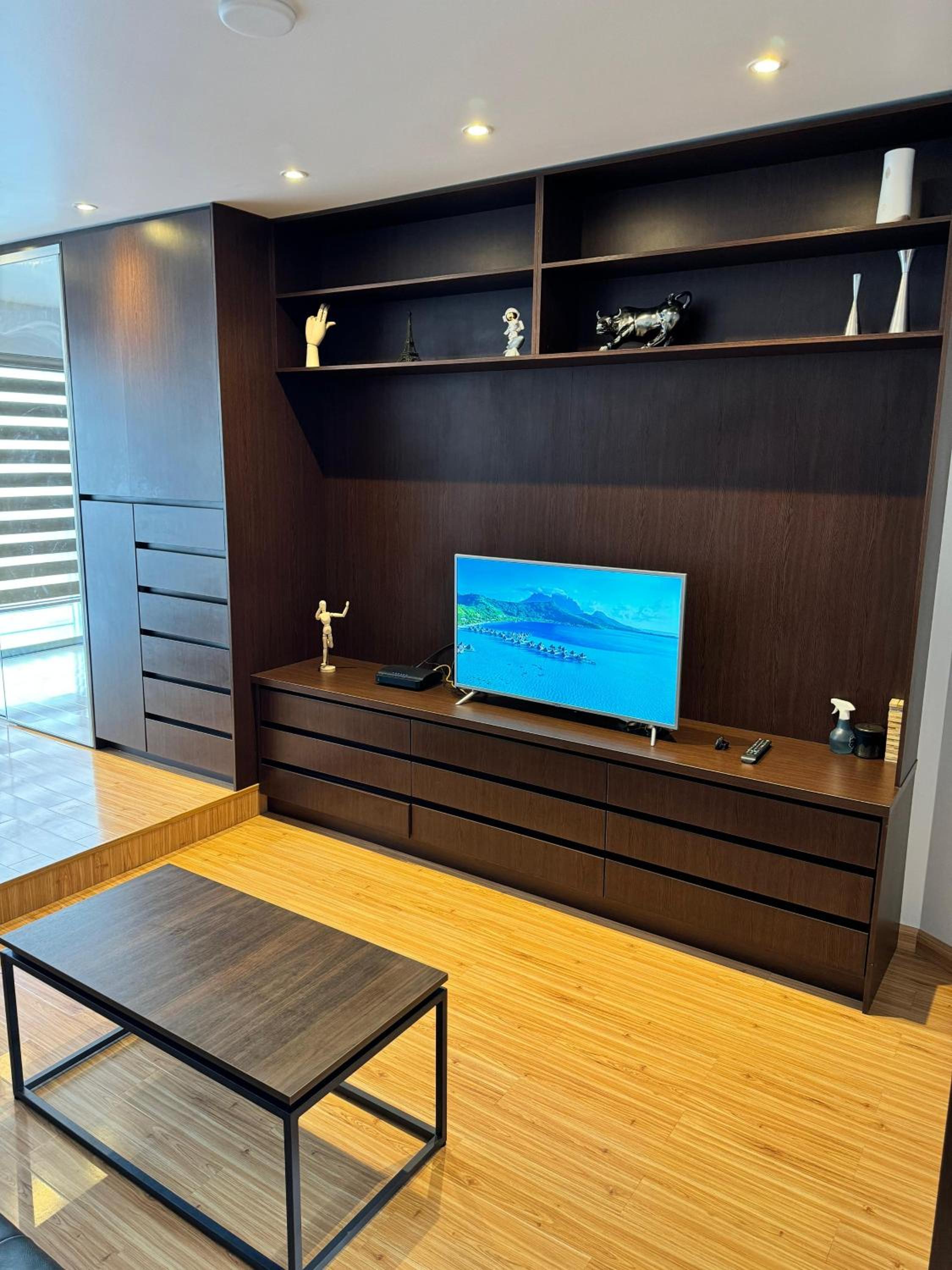Modern Flat with Swimming Pool, Amazing Location!!