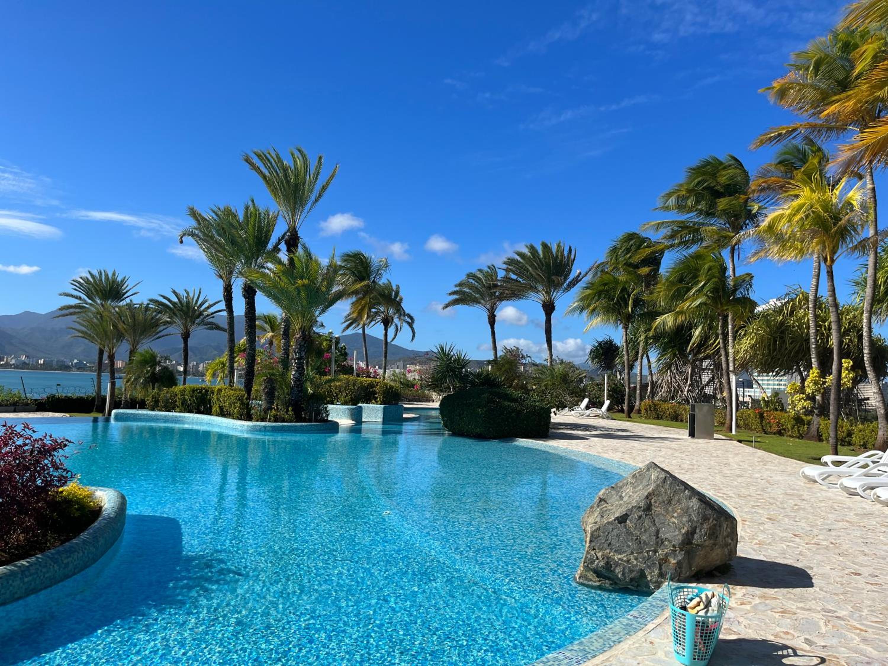 Beachfront Apt in Margarita for 4ppl view 4