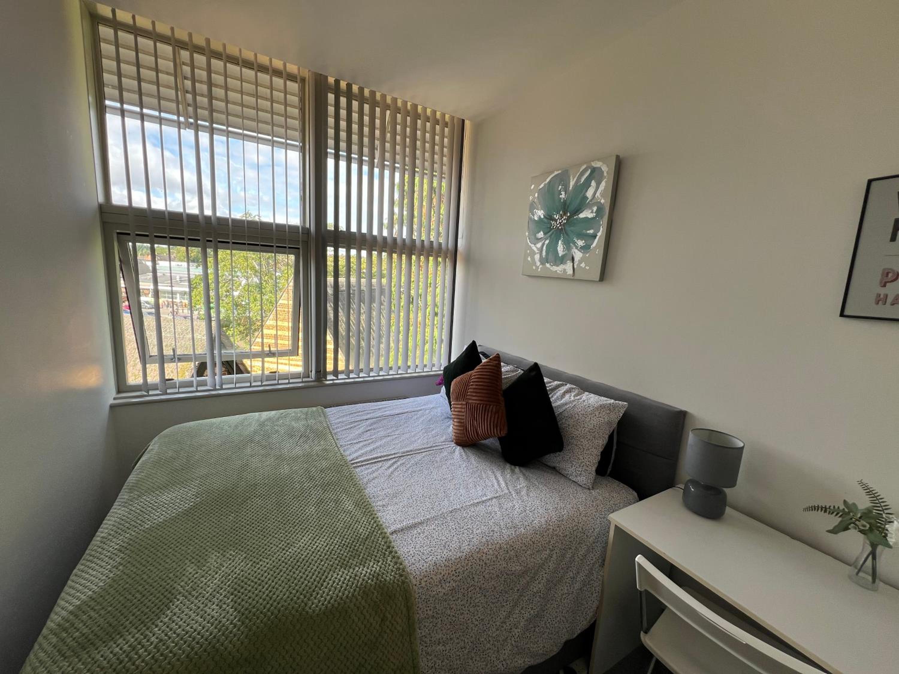3 Bedroom Flat in Town Centre Wellingborough view 3