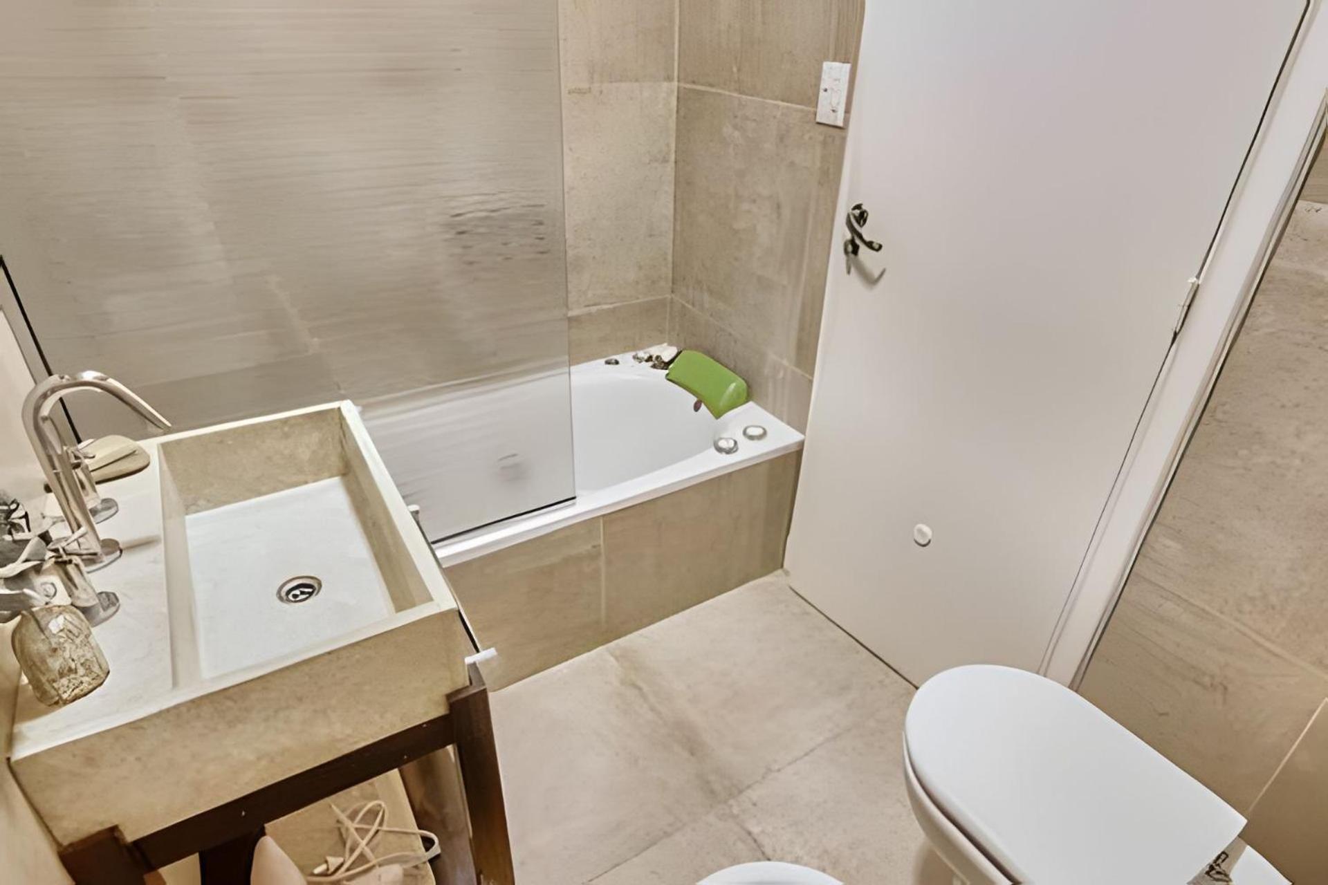 Family 3BR Apartment in Best of Recoleta