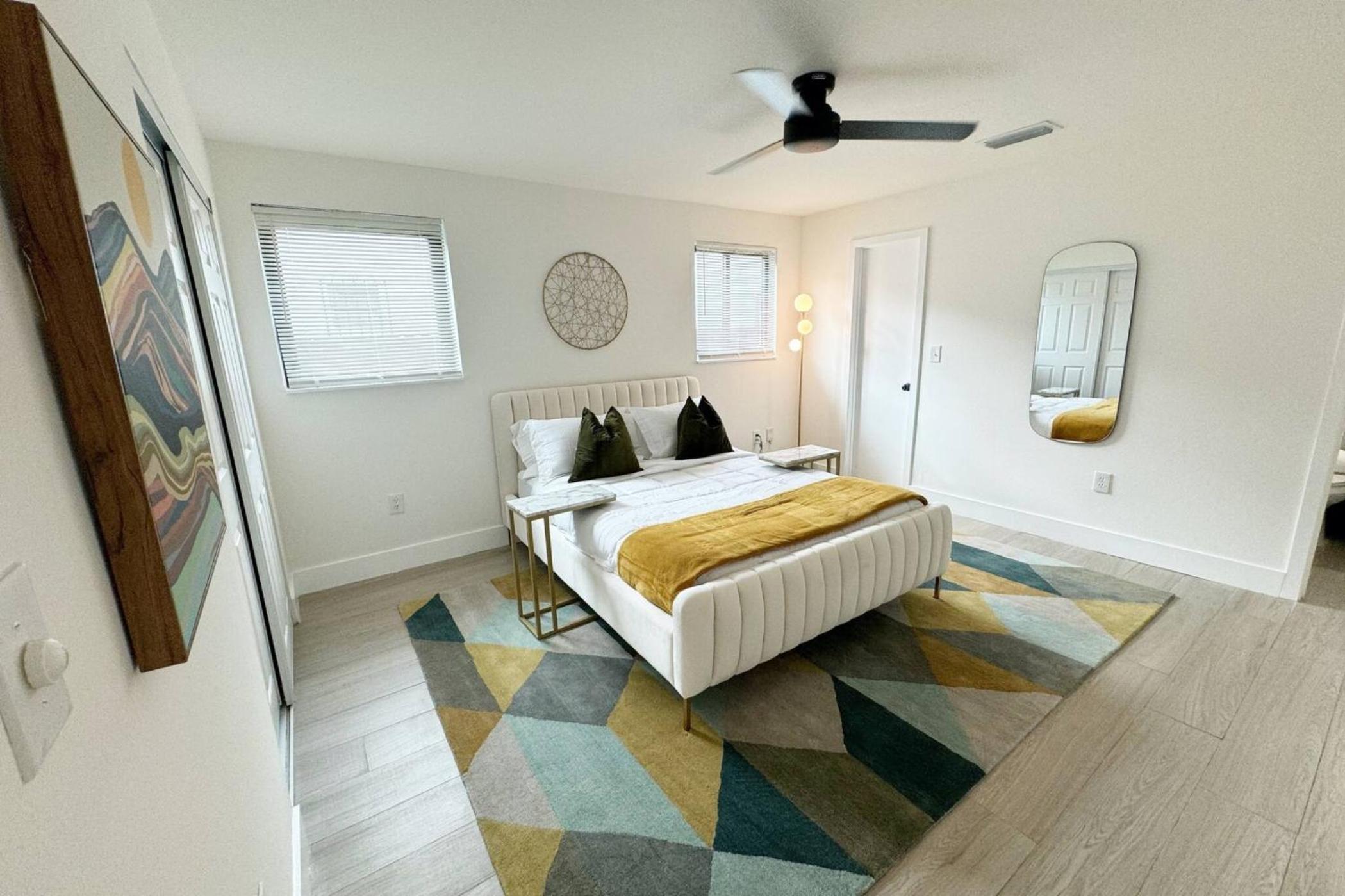Elegance Meets Design: Modern District Residence
