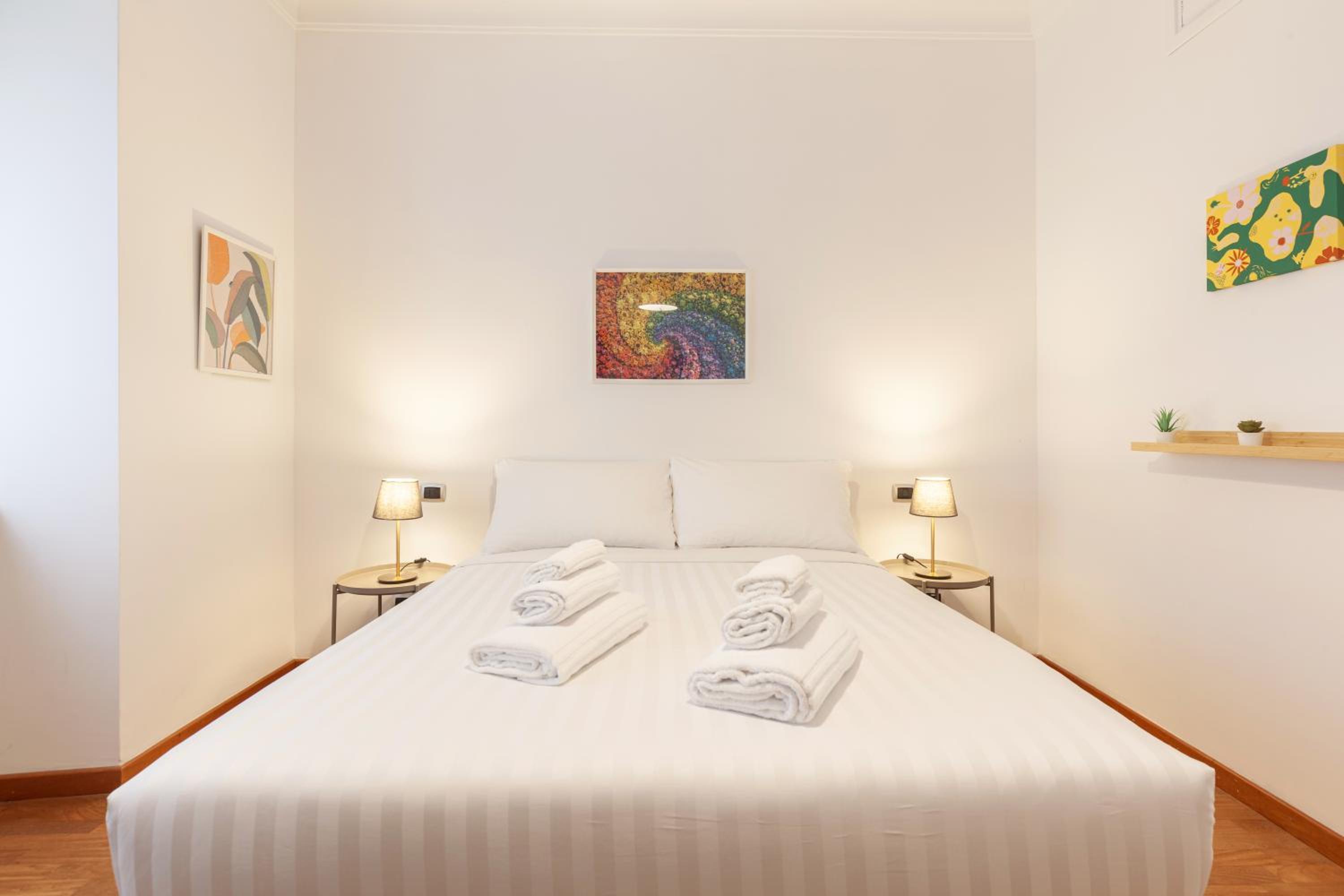 Hostly-Wood and Colors Rome Midtown-Just 7min to Colosseum