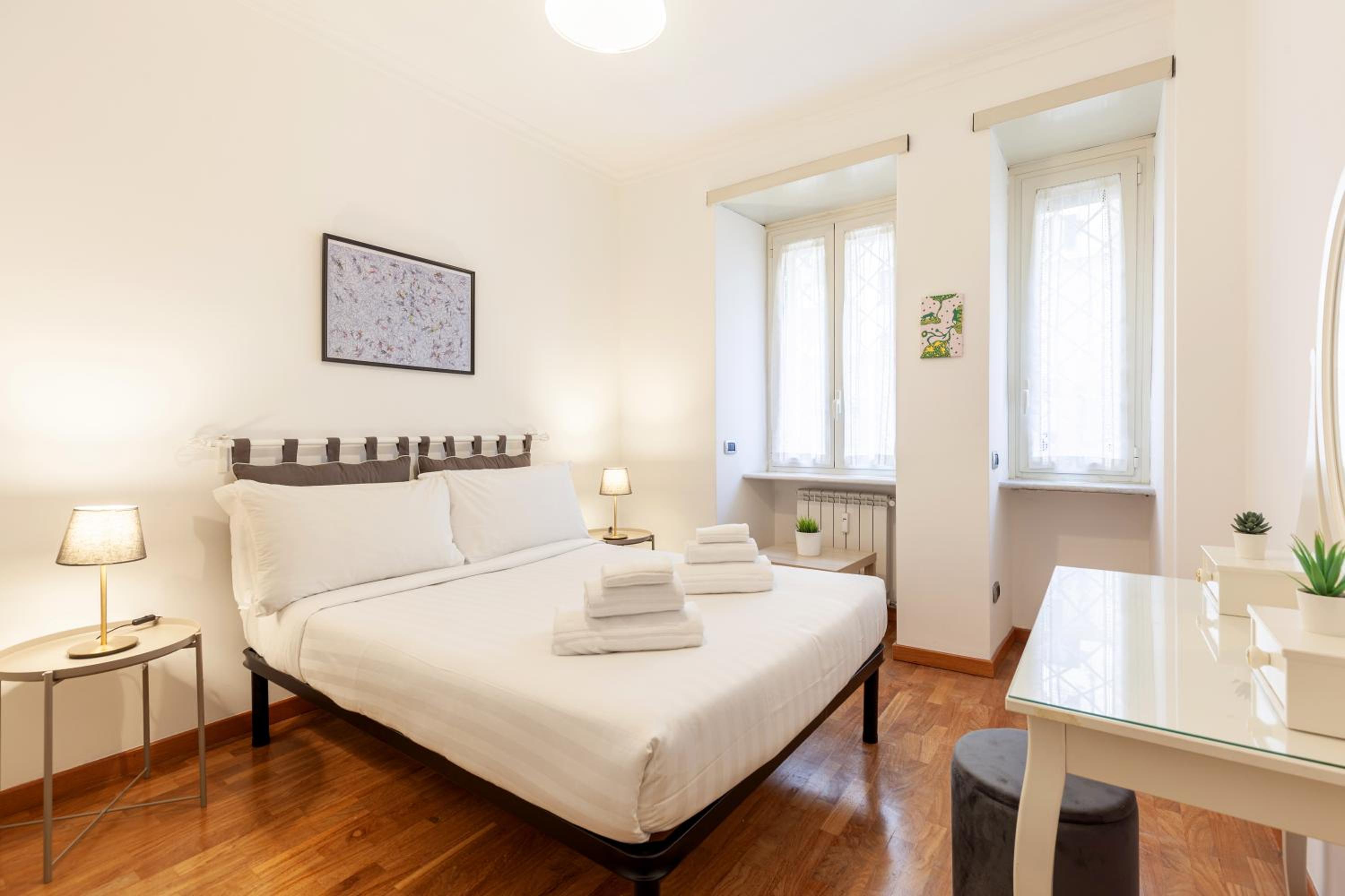 Hostly-Wood and Colors Rome Midtown-Just 7min to Colosseum