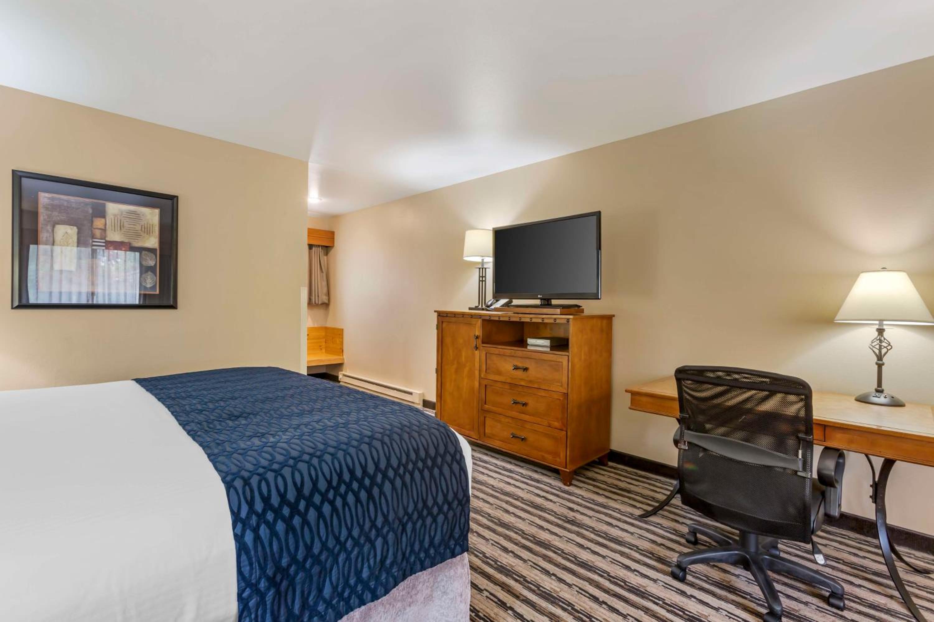 Cody Vacations - Best Western Sunset Inn - Property Image 1