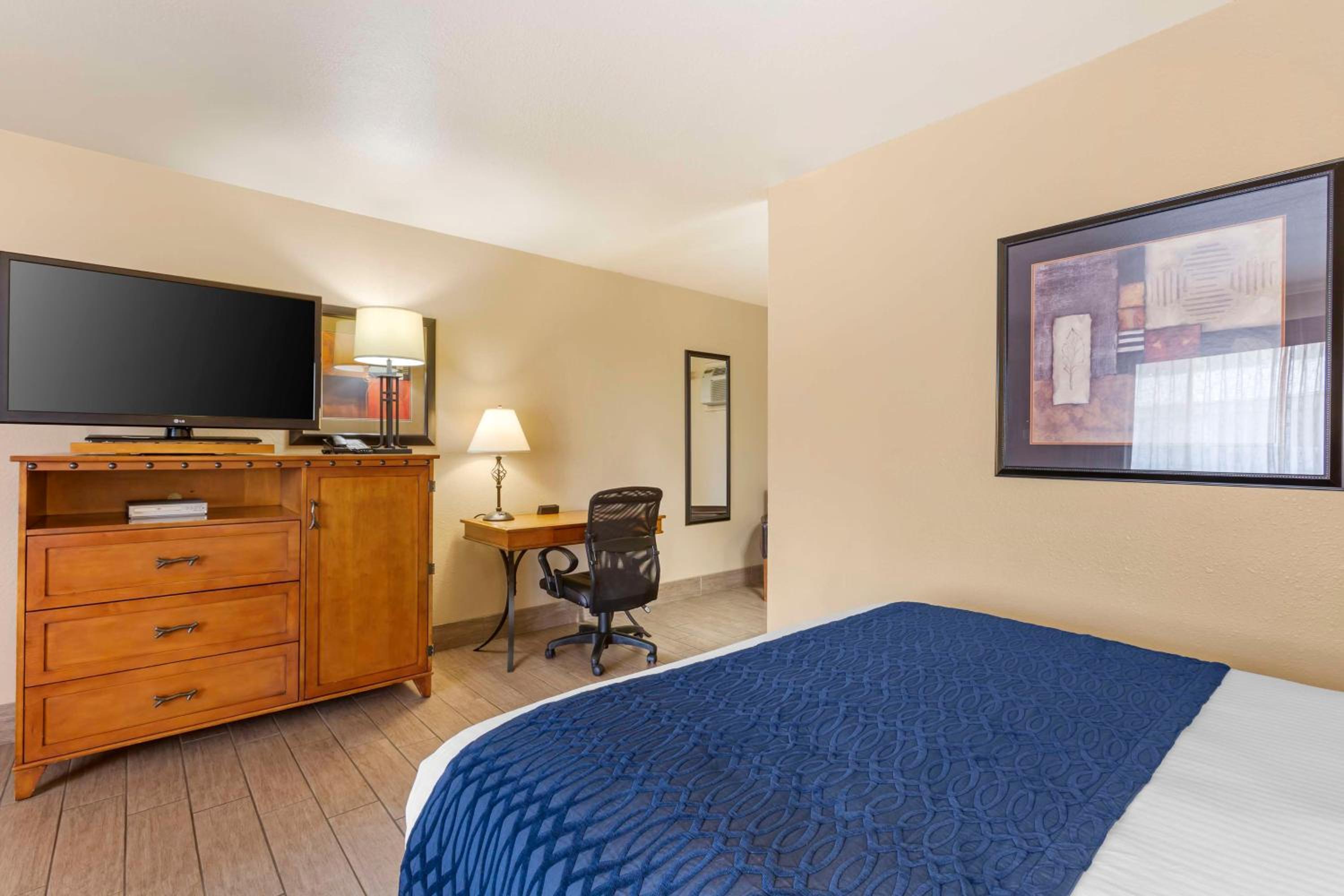 Cody Vacations - Best Western Sunset Inn - Property Image 9
