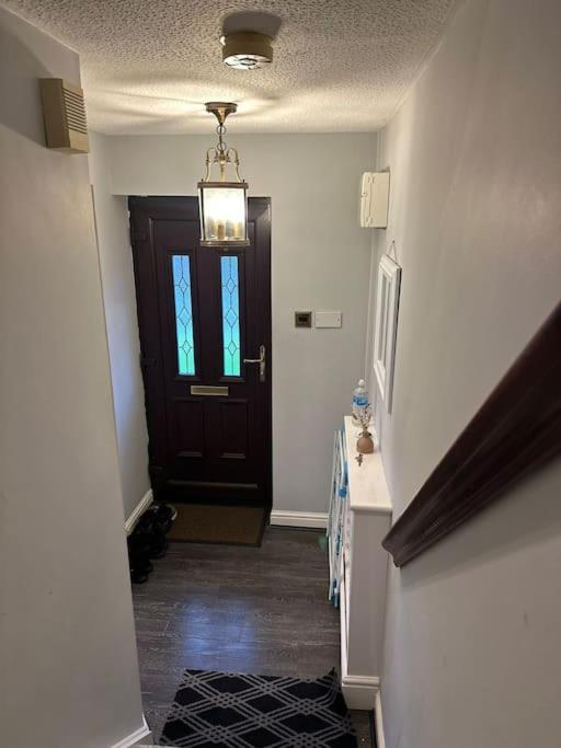 Three bedroom house in Bamford view 5
