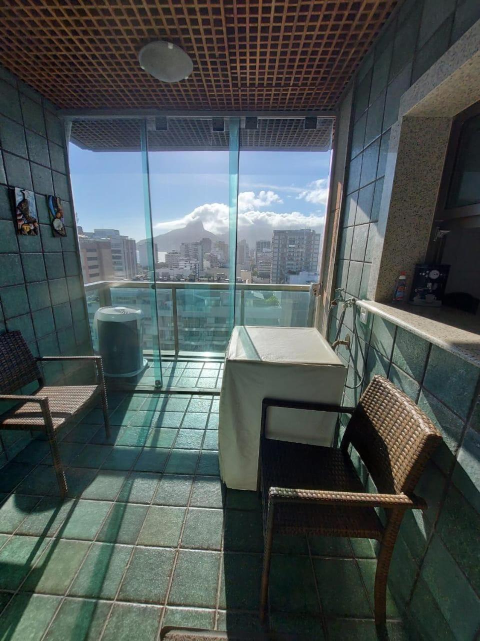 Lindos apts de 2 quartos no Tiffanys em Ipanema!