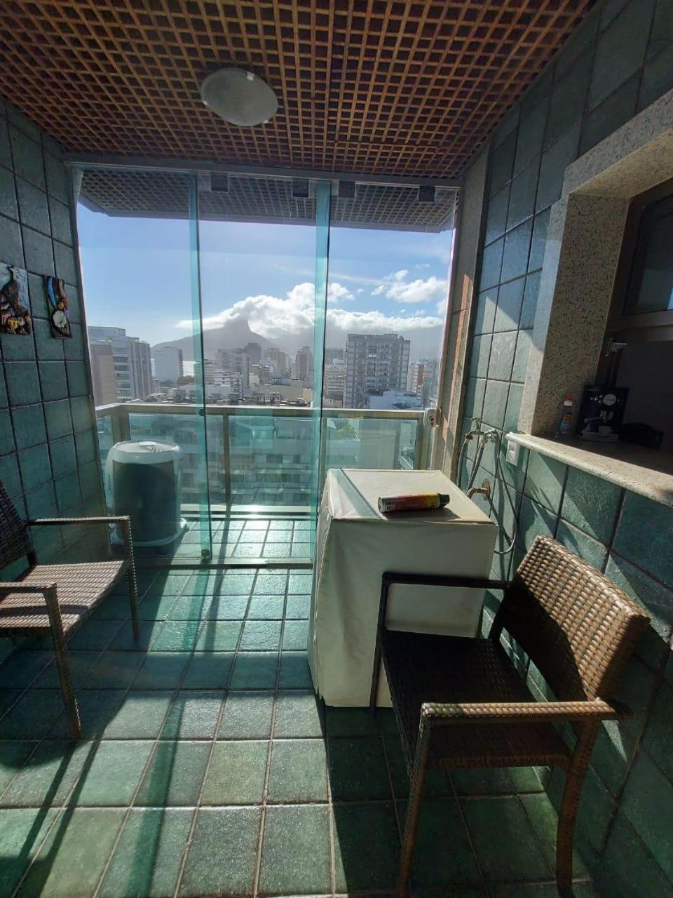 Lindos apts de 2 quartos no Tiffanys em Ipanema!