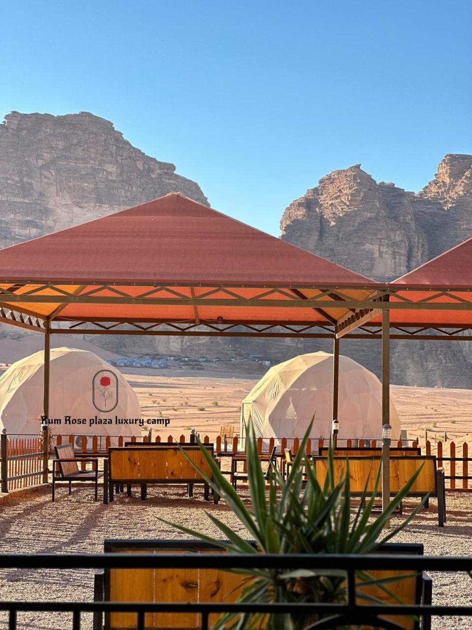 RUM MARS VALLEY BUBBLE lUXURY CAMP