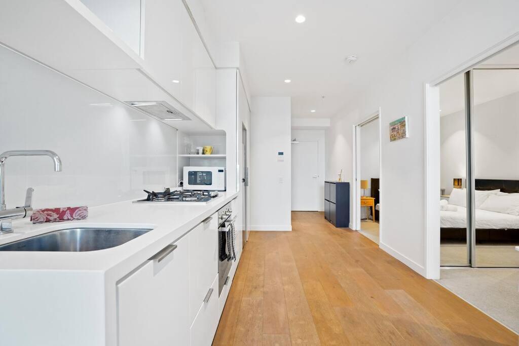 Modern & Stunning In CBD-Close To Everything 2B1B