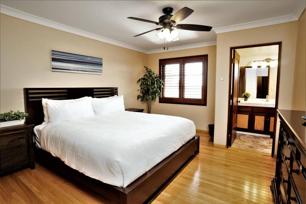 Gorgeous Family Home Spa 15 Min Downtown view 3