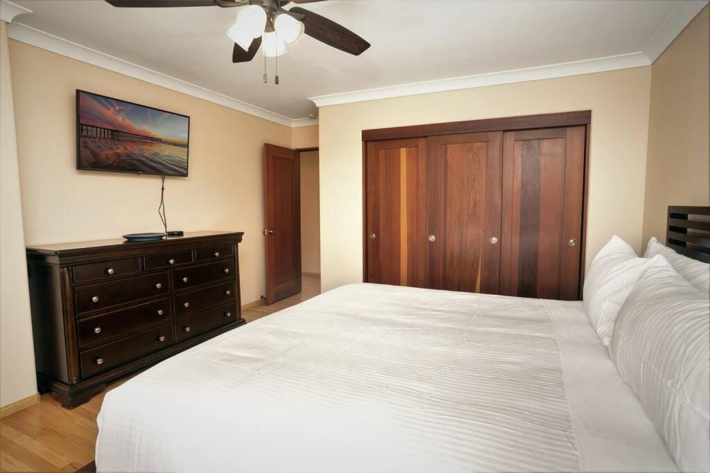Gorgeous Family Home Spa 15 Min Downtown view 5