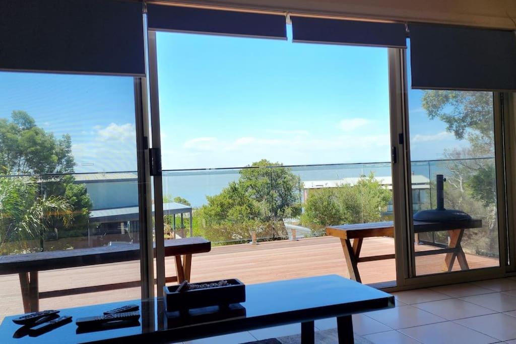 Blue Palms Luxury on Lake Victoria Stunning