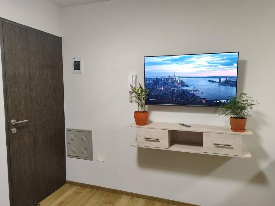 Lindo monoambiente con balcon y vista a El Prado