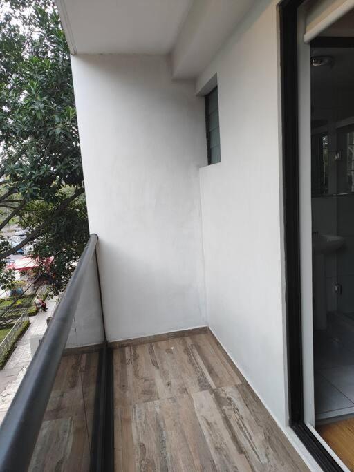 Lindo monoambiente con balcon y vista a El Prado