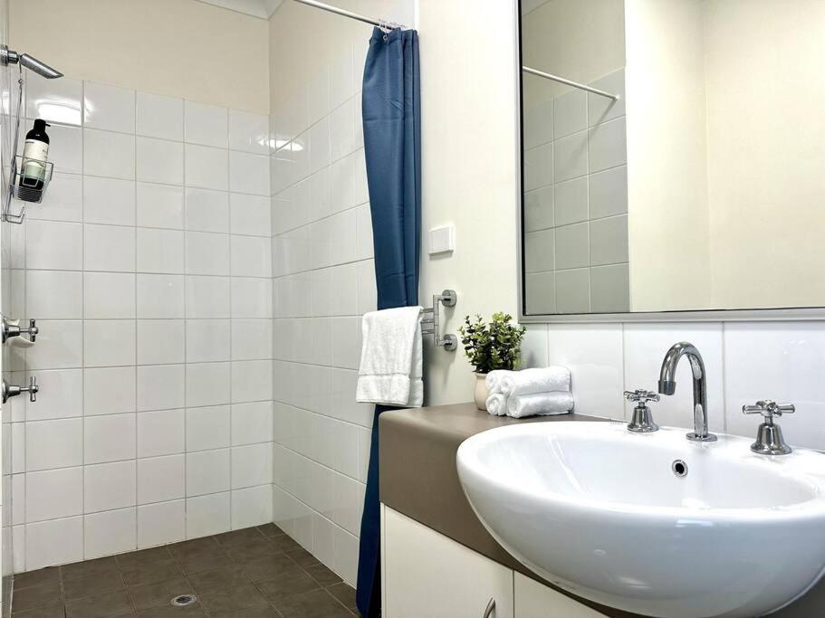 Luxurious 2-Bedroom Spa Apartment with Ocean Views