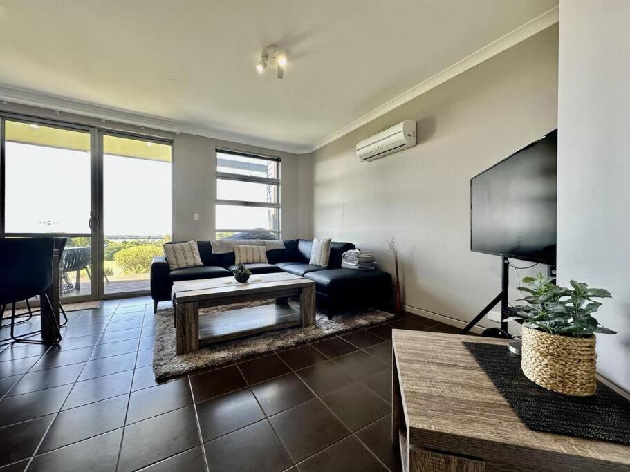 Luxurious 2-Bedroom Spa Apartment with Ocean Views