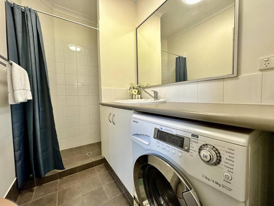 Luxurious 2-Bedroom Spa Apartment with Ocean Views